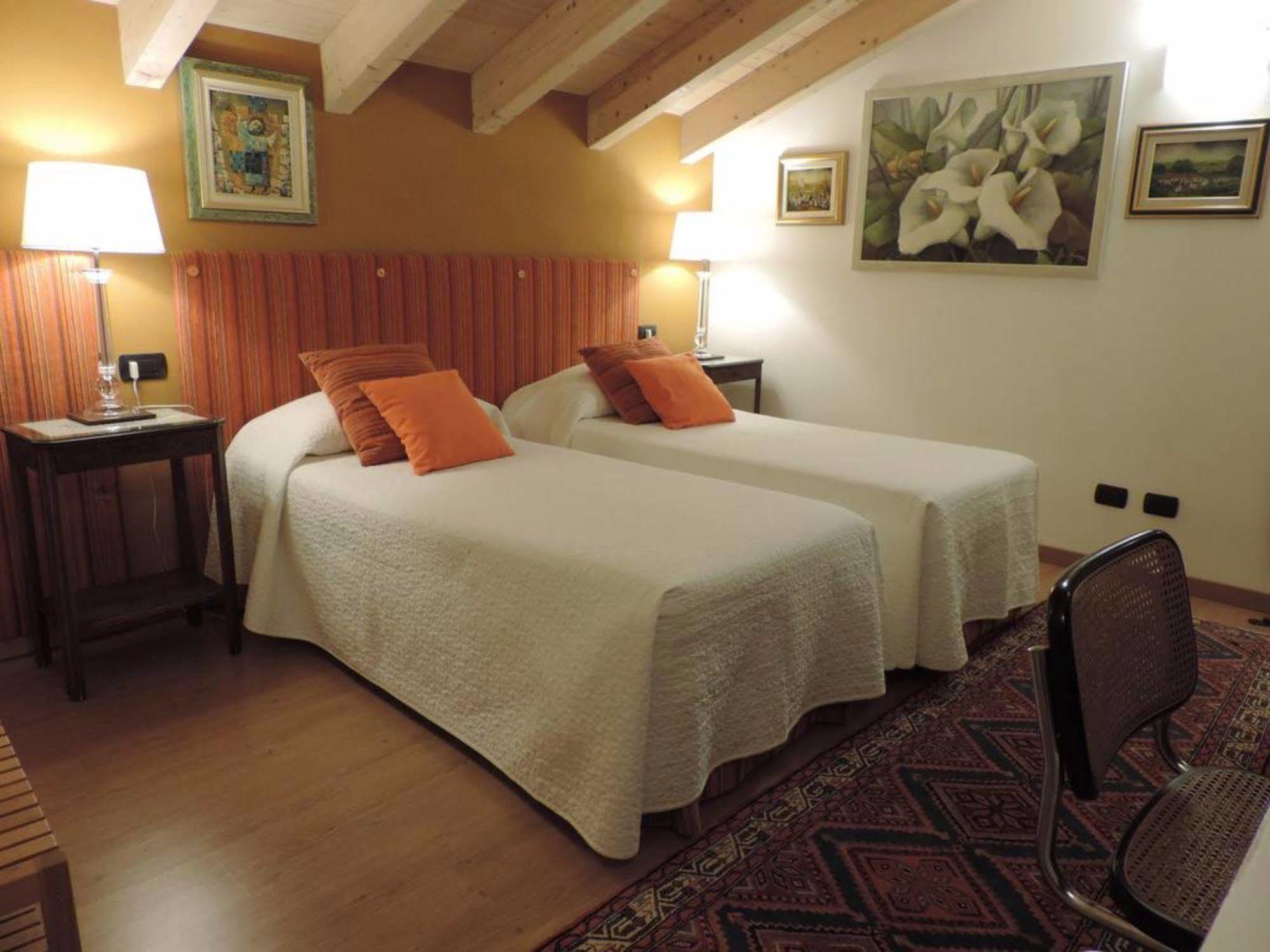 La Collina Since 2008 No Smoking B&B Varese Zewnętrze zdjęcie