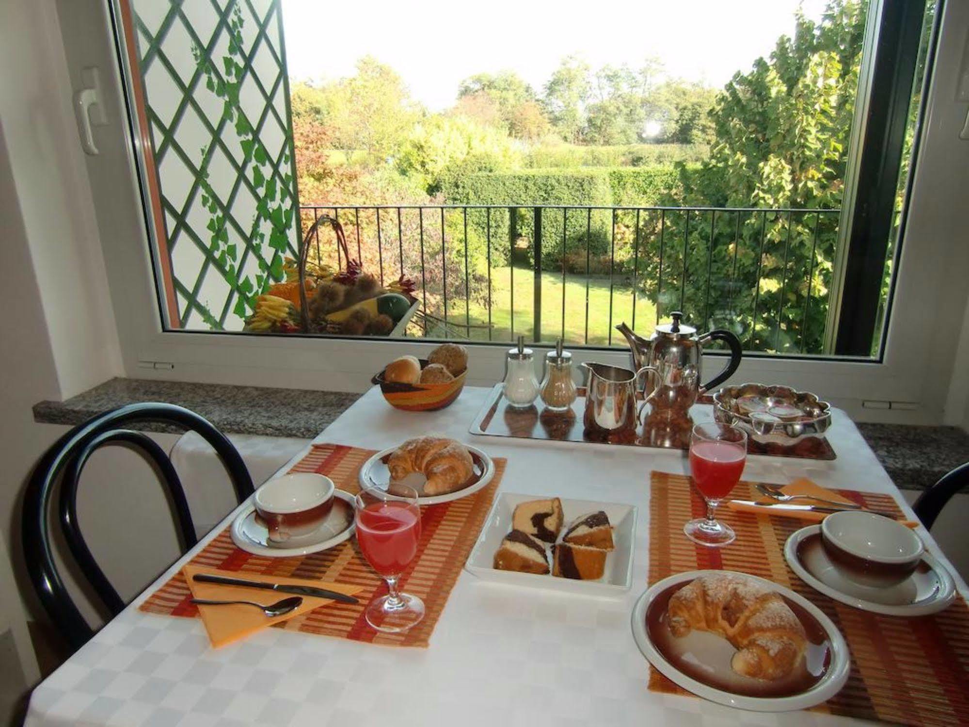La Collina Since 2008 No Smoking B&B Varese Zewnętrze zdjęcie